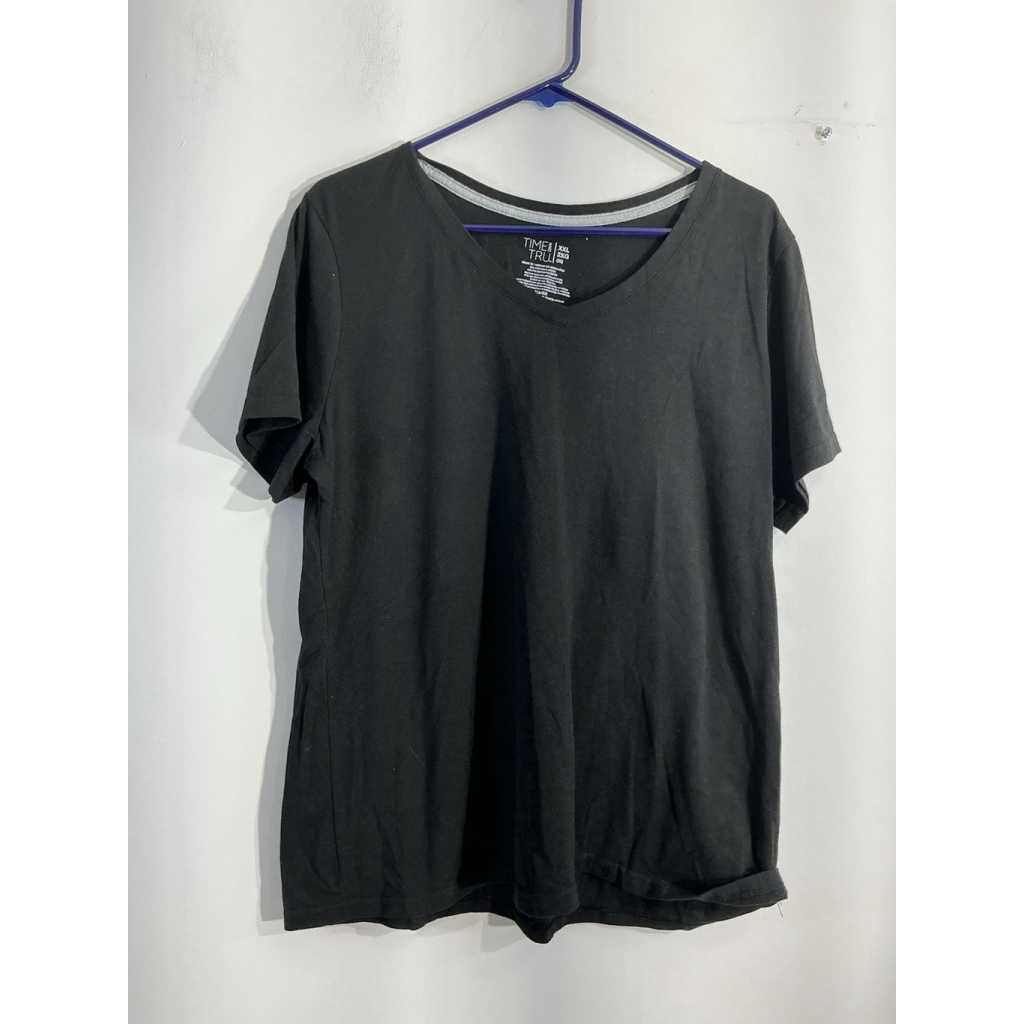 Womans Time And Tru Xxl 2xg 20 Black Short Sleeve V Neck T Shirt